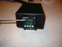 1160Digital temperature control. The top display shows the solution temperature, assuming the sensor is touching the liner in back.