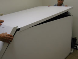 470Lift top of door structure for front of top to go into place.